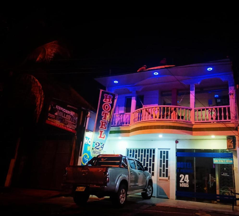 Hotel El Paisano ビリャビセンシオ エクステリア 写真